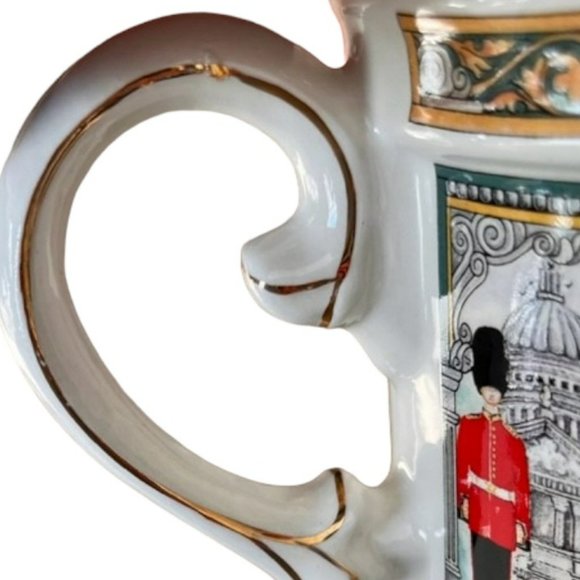 James Sadler 2-cup Porcelain Teapot - London Horseguards Buckingham Palace - Picture 9 of 9